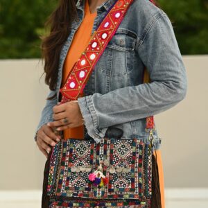BANJARA SLING BAG PINK PETI