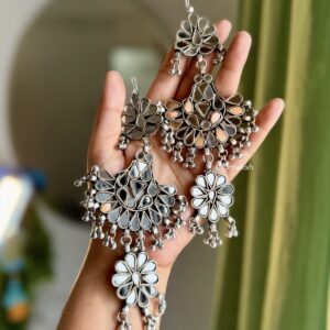 Kudrat vintage aaina earrings